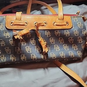 Dooney & Bourke purse